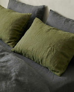 Load image into Gallery viewer, Hunting green linen pillow cases (x2)
