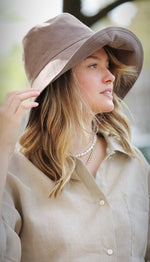 Load image into Gallery viewer, 100% Linen Panama – Timeless and Fast-Drying Accessory
